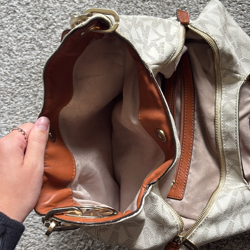 Michael Kors Bag - Picture 9 of 10